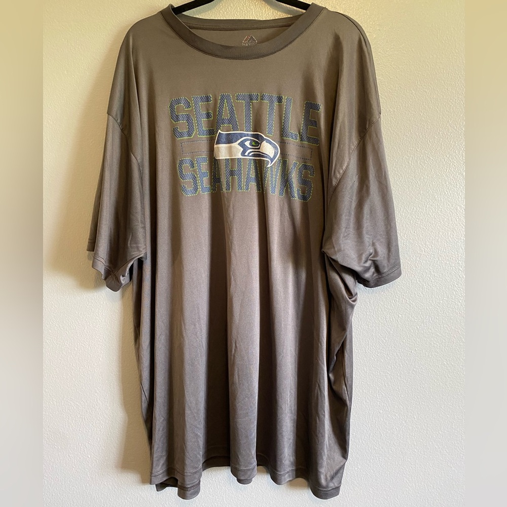 Majestic Seahawks Men’s silky dark grey T-shirt size 4X